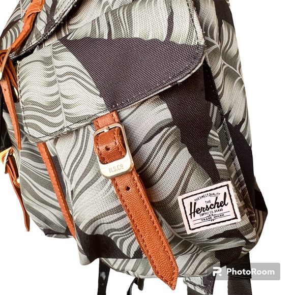 Herschel Woman’s Dawson Black & Greenish Grey Leaf Print Small Backpack - Picture 5 of 10